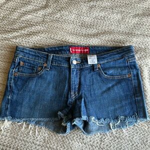 Levi’s Cut-Off Shorts